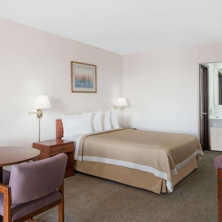 Days Inn By Wyndham Rock Springs Esterno foto