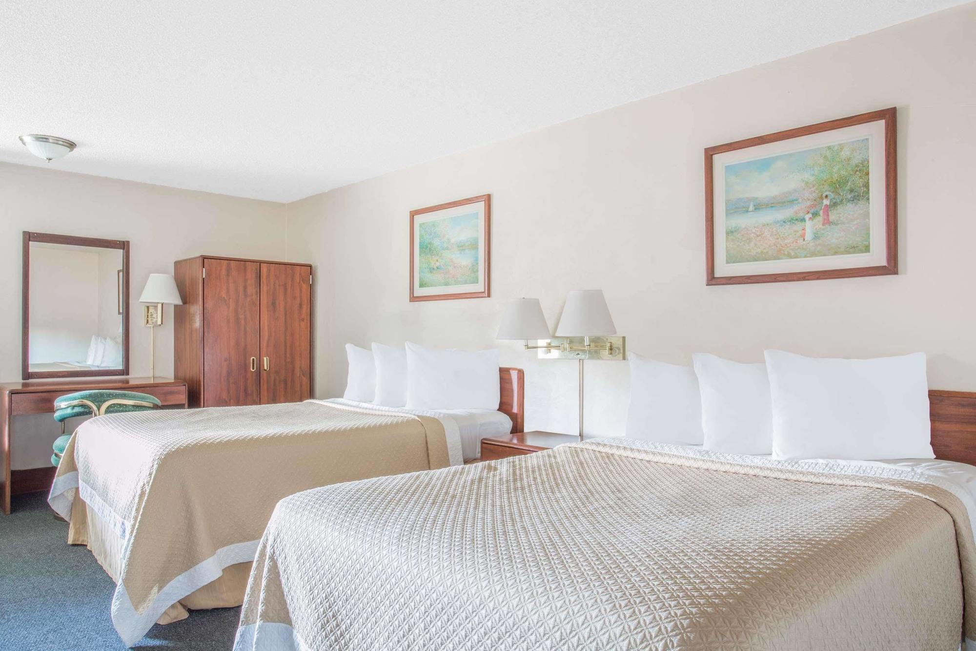 Days Inn By Wyndham Rock Springs Esterno foto
