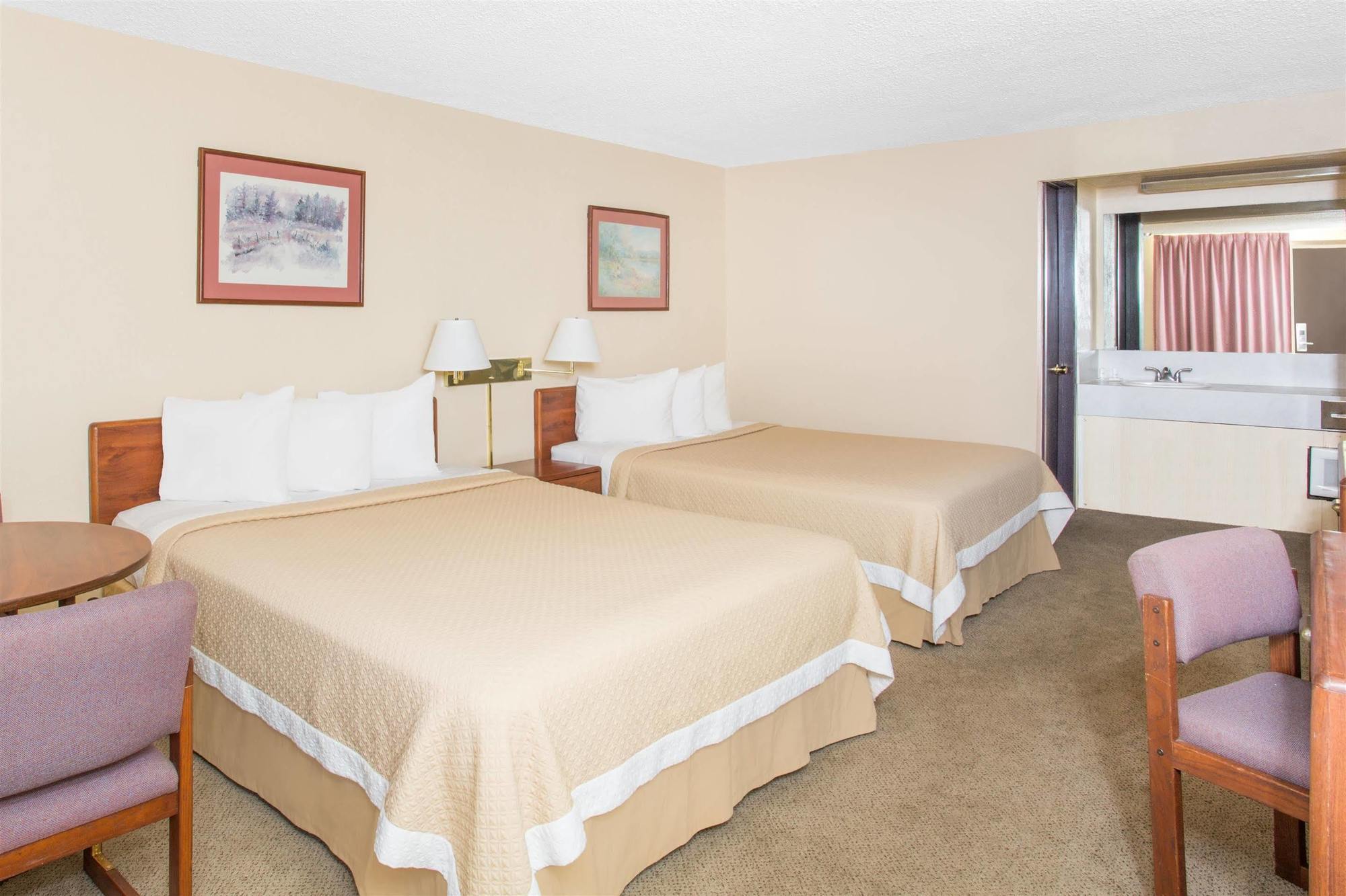 Days Inn By Wyndham Rock Springs Esterno foto
