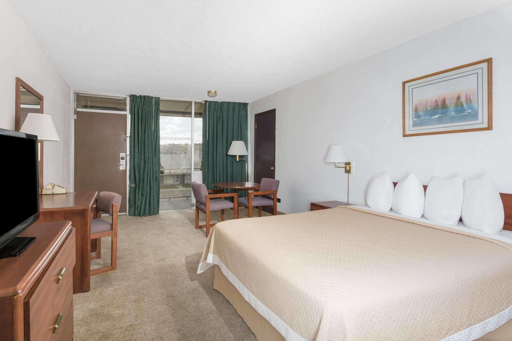 Days Inn By Wyndham Rock Springs Esterno foto