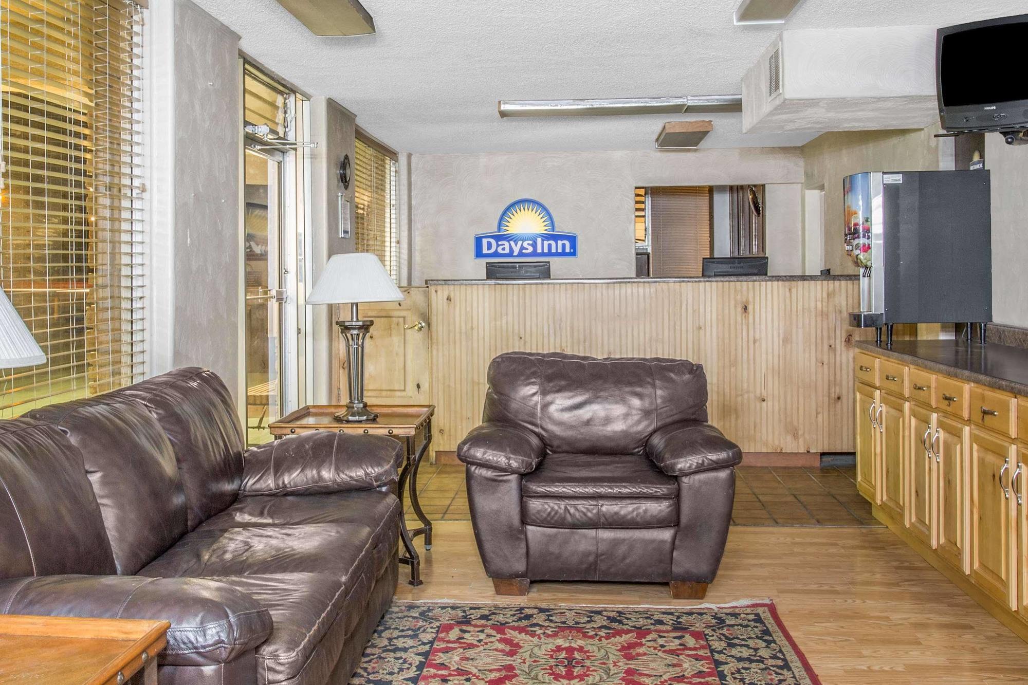 Days Inn By Wyndham Rock Springs Esterno foto