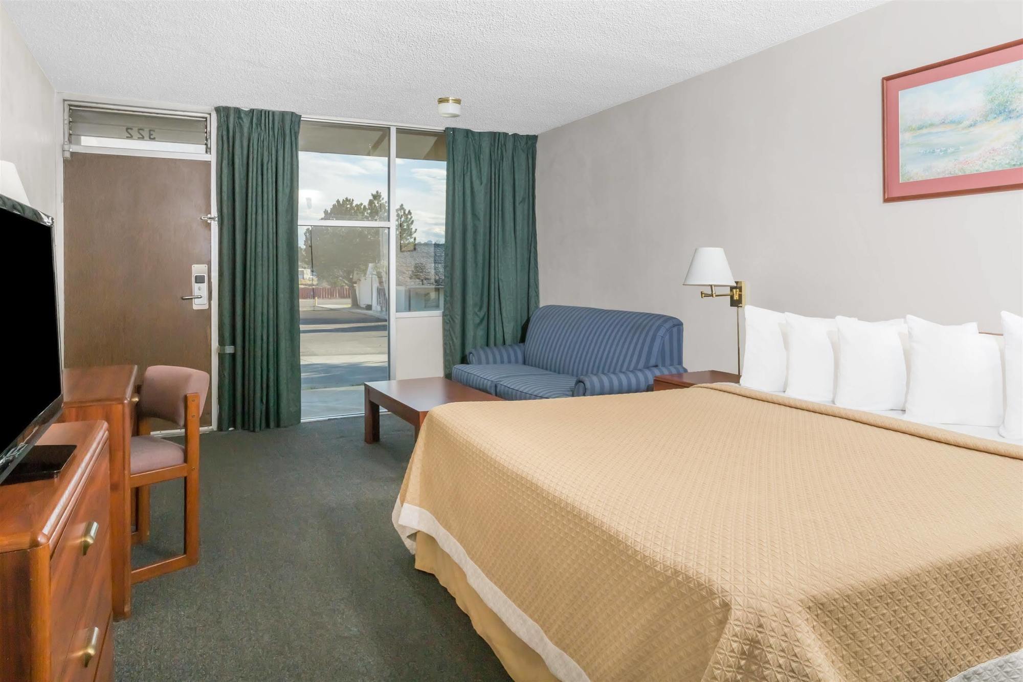 Days Inn By Wyndham Rock Springs Esterno foto